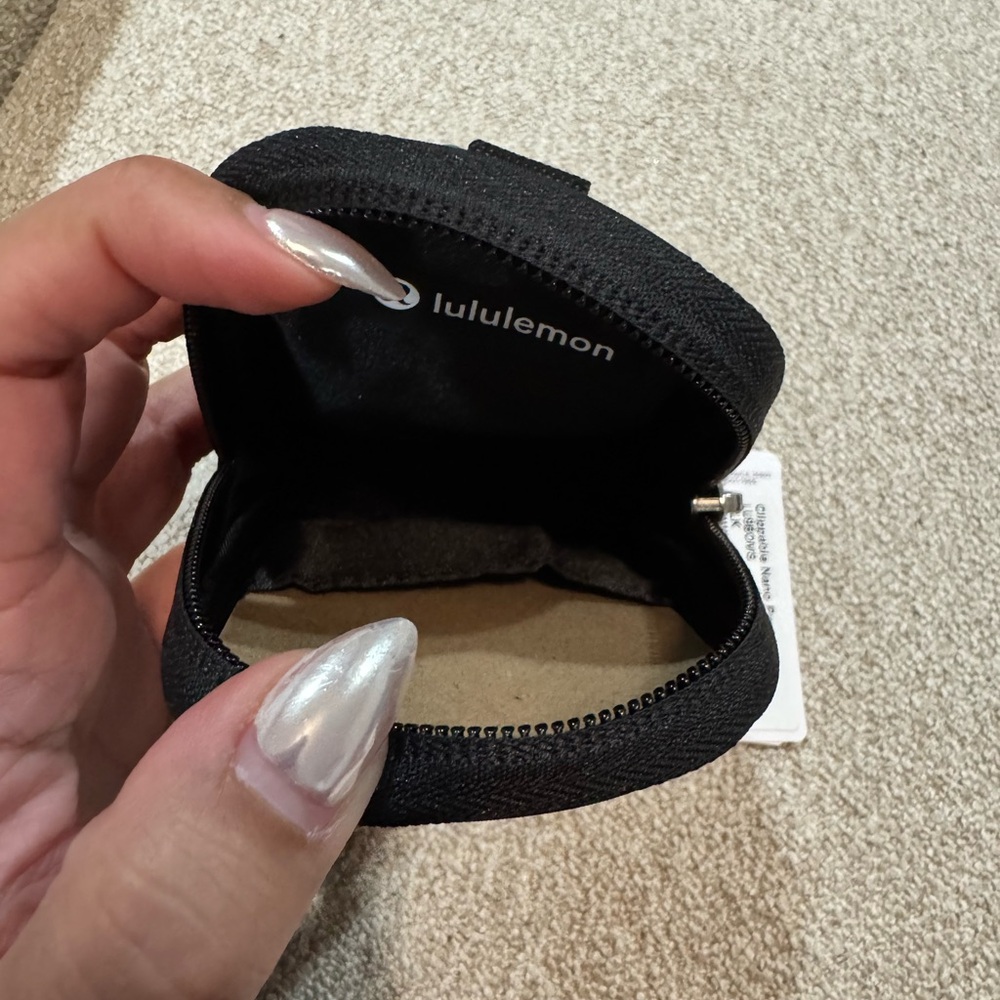 lululemon athletica Clippable Nano Pouch - Black - Picture 3 of 3